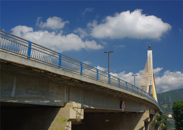 城口304不锈钢桥梁护栏：安全、耐用与美观的完美结合
