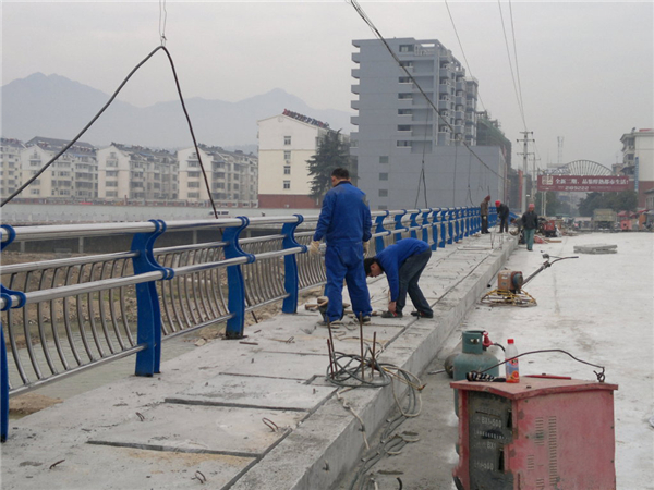 城口不锈钢复合管护栏常见问题及解决方案